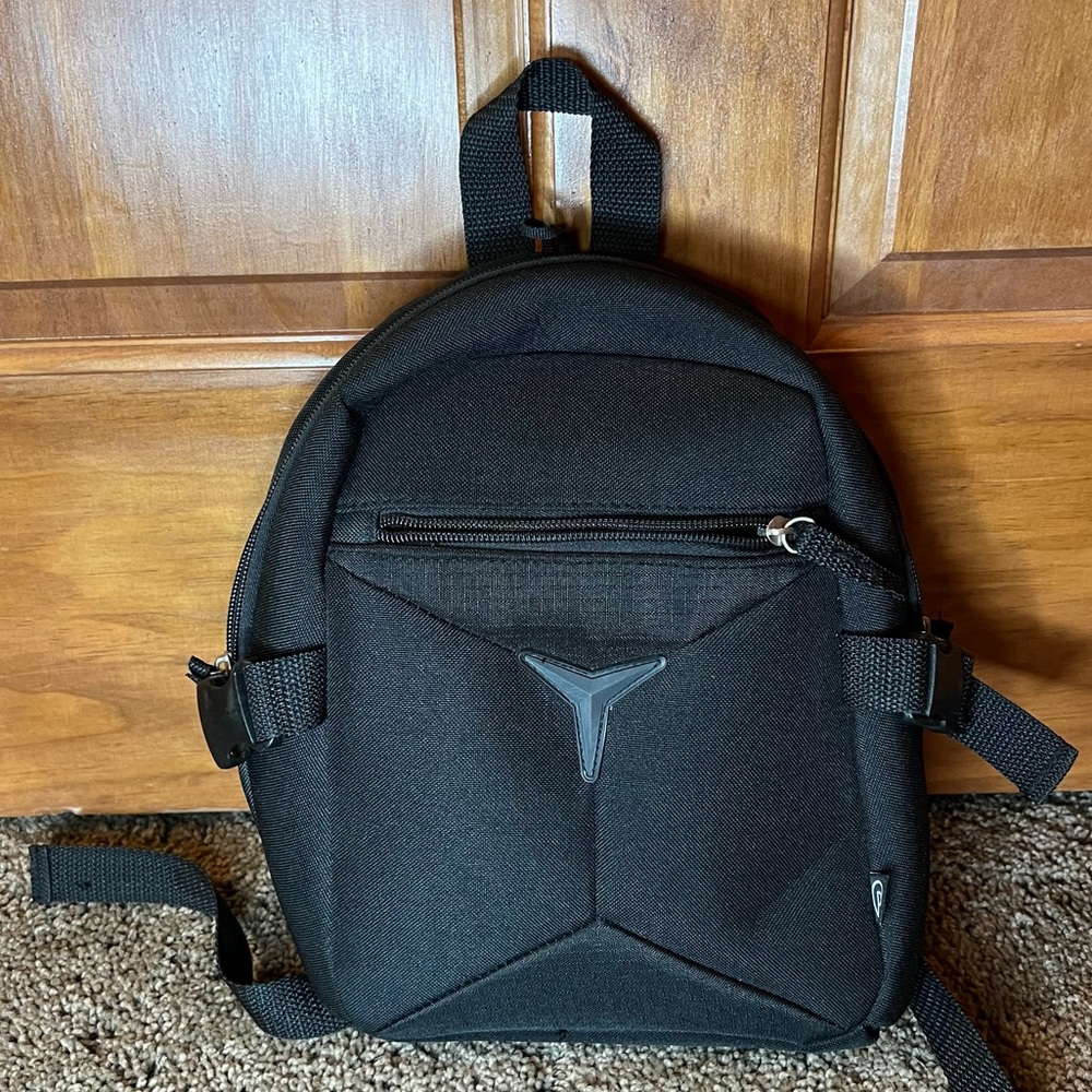 Protege, Small Basic Min Black Backpack - image 1